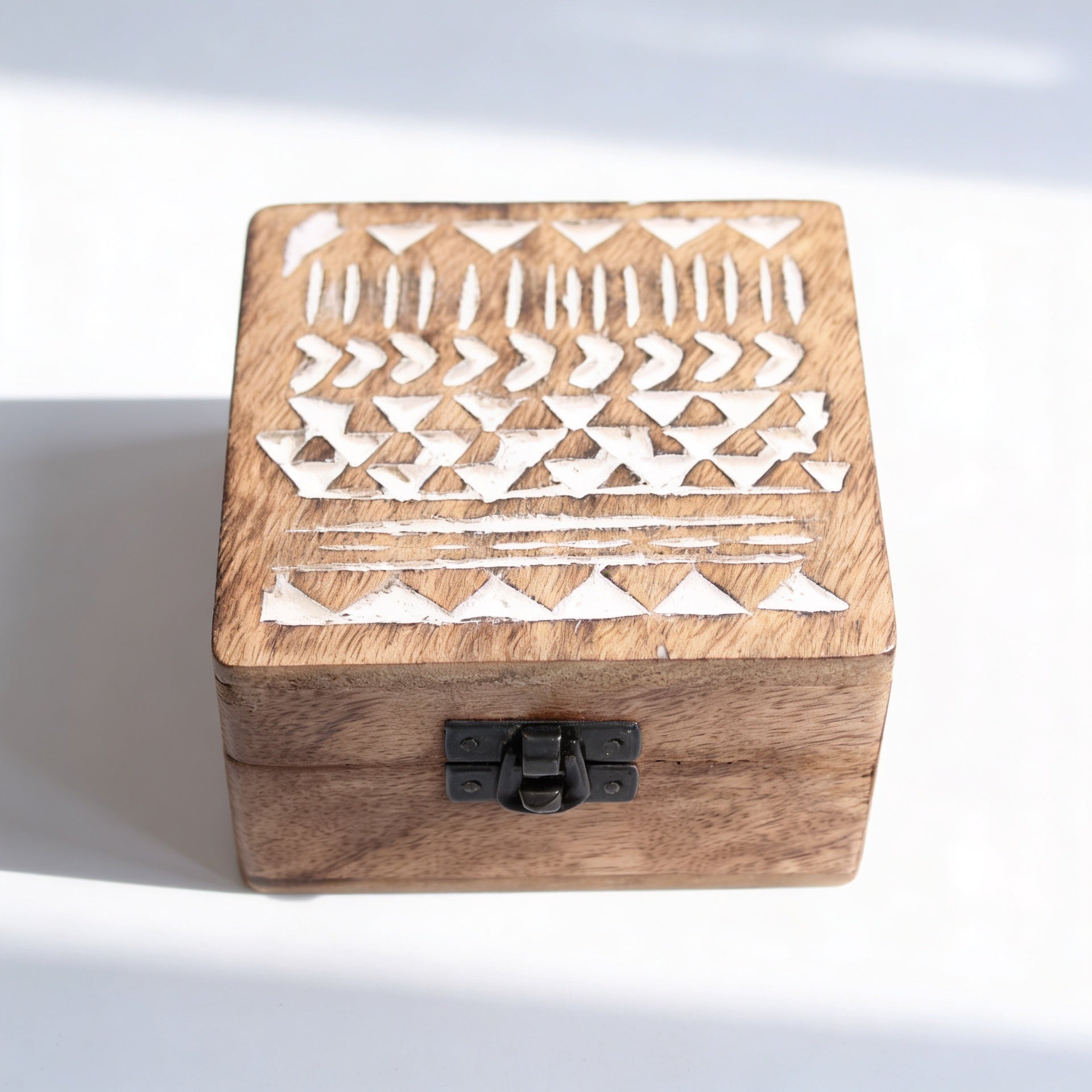 Boîte en bois délavée blanc - 10x10cm design Aztec