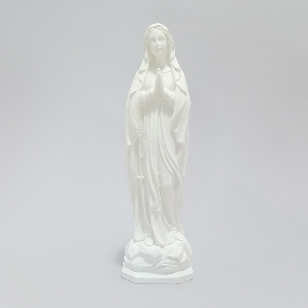 Statuette de la Vierge colorée