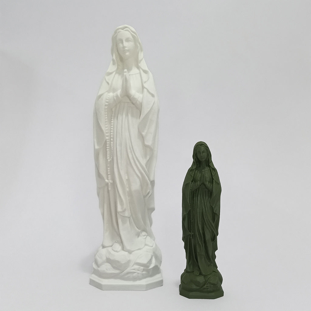 Statuette de la Vierge colorée