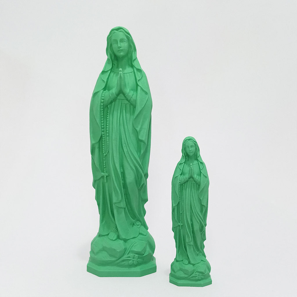 Statuette de la Vierge colorée